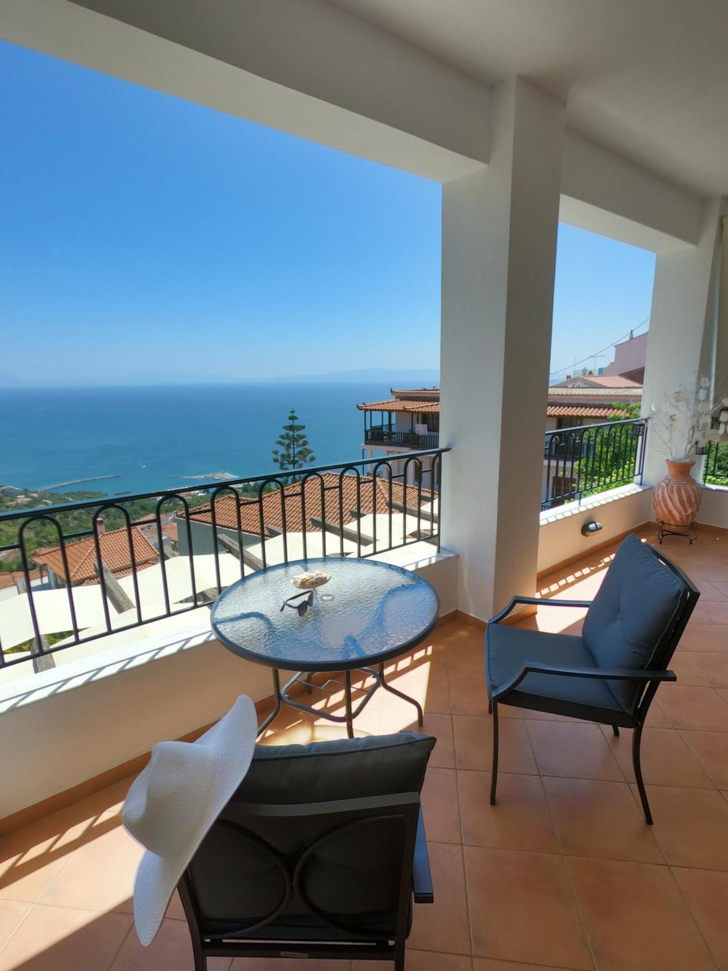 Horizon Studios With Sea View - Free Parking 글로사 외부 사진