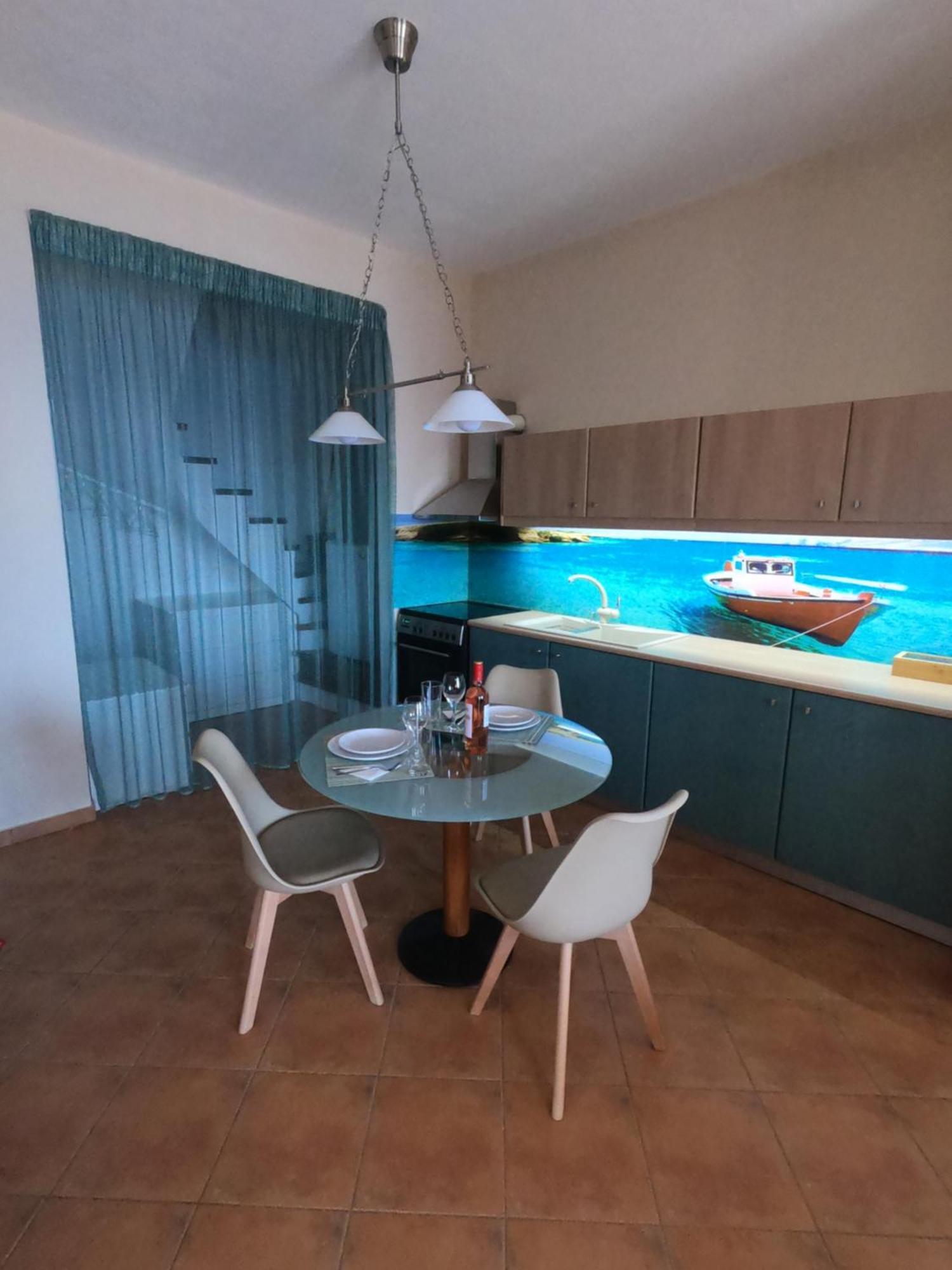 Horizon Studios With Sea View - Free Parking 글로사 외부 사진